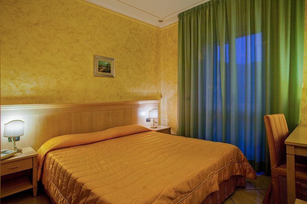 Mannu Hotel Bosa Esterno foto