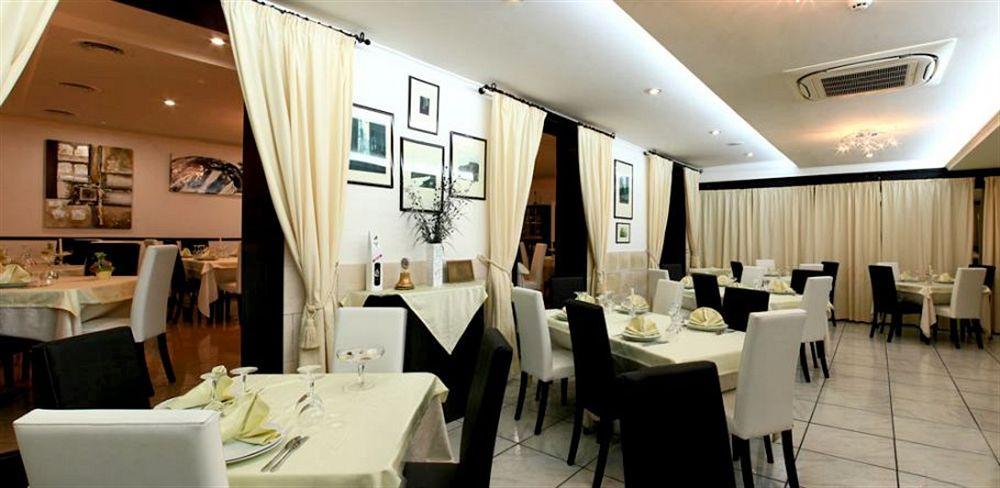 Mannu Hotel Bosa Esterno foto