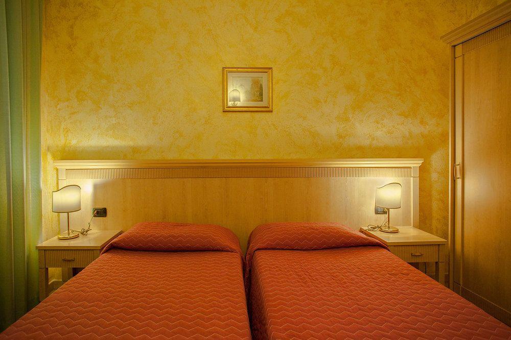 Mannu Hotel Bosa Esterno foto