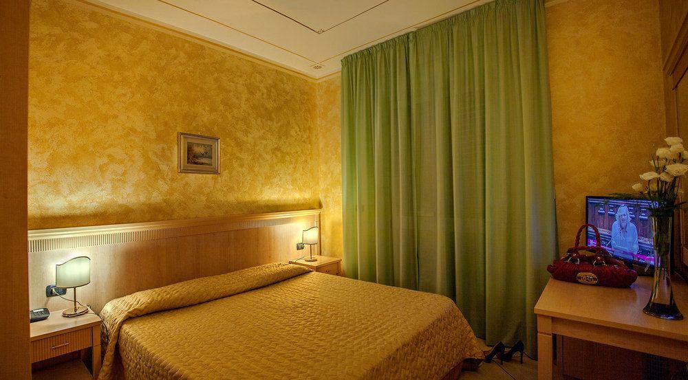 Mannu Hotel Bosa Esterno foto