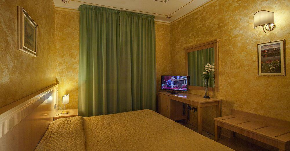 Mannu Hotel Bosa Esterno foto
