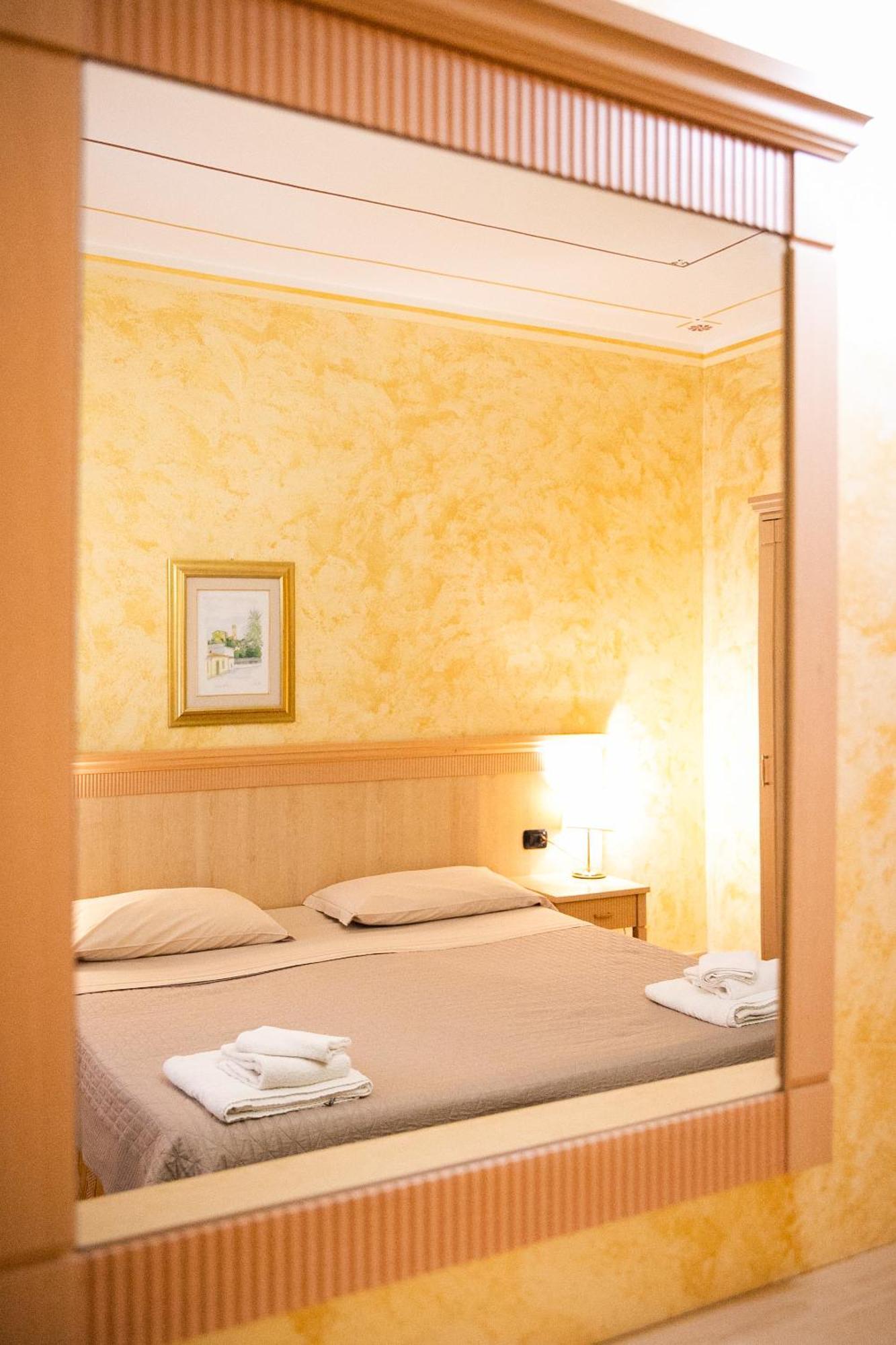 Mannu Hotel Bosa Esterno foto