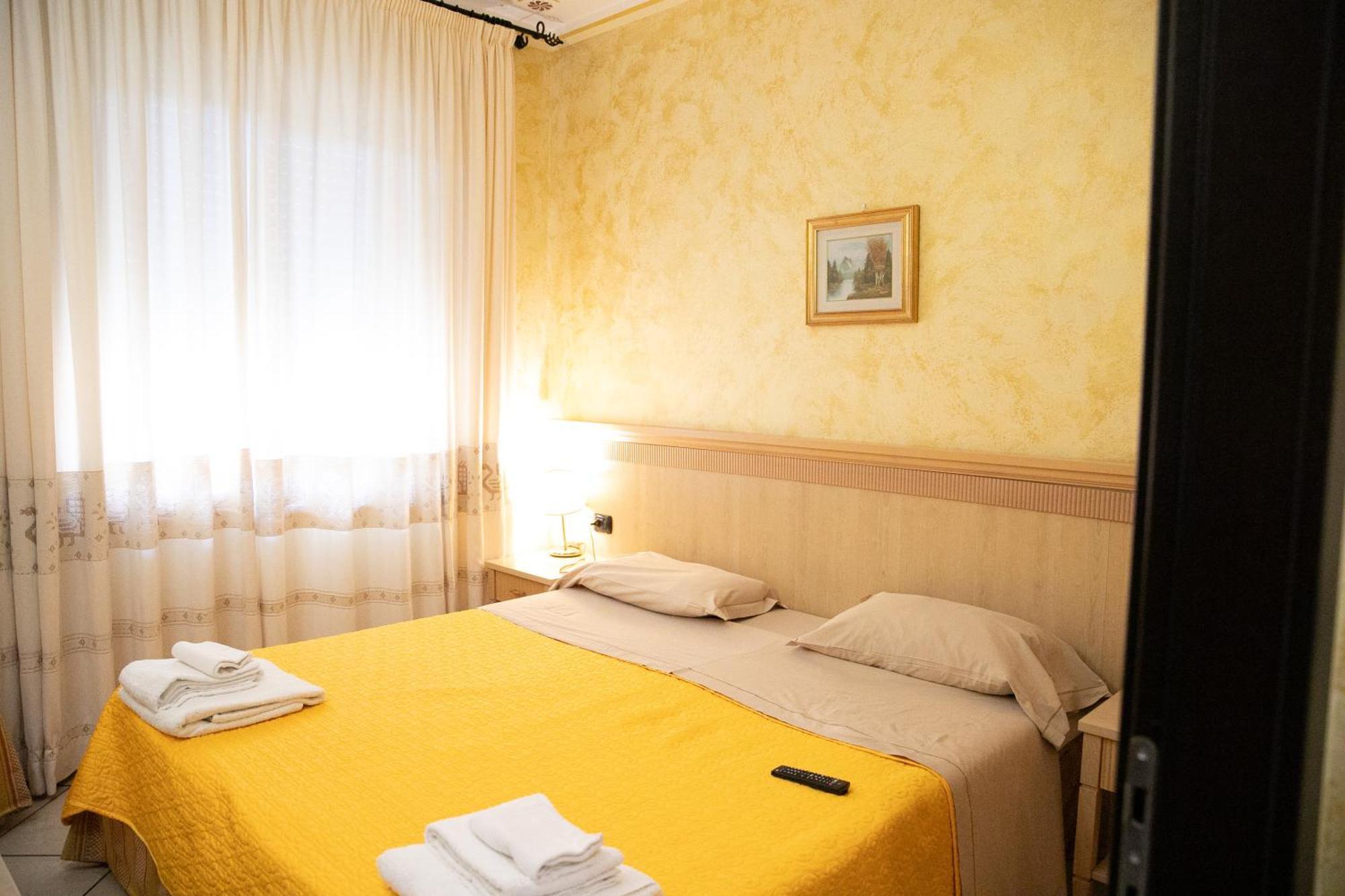 Mannu Hotel Bosa Esterno foto