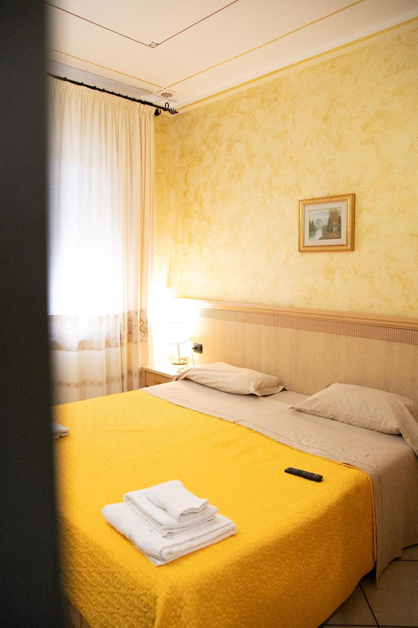 Mannu Hotel Bosa Esterno foto