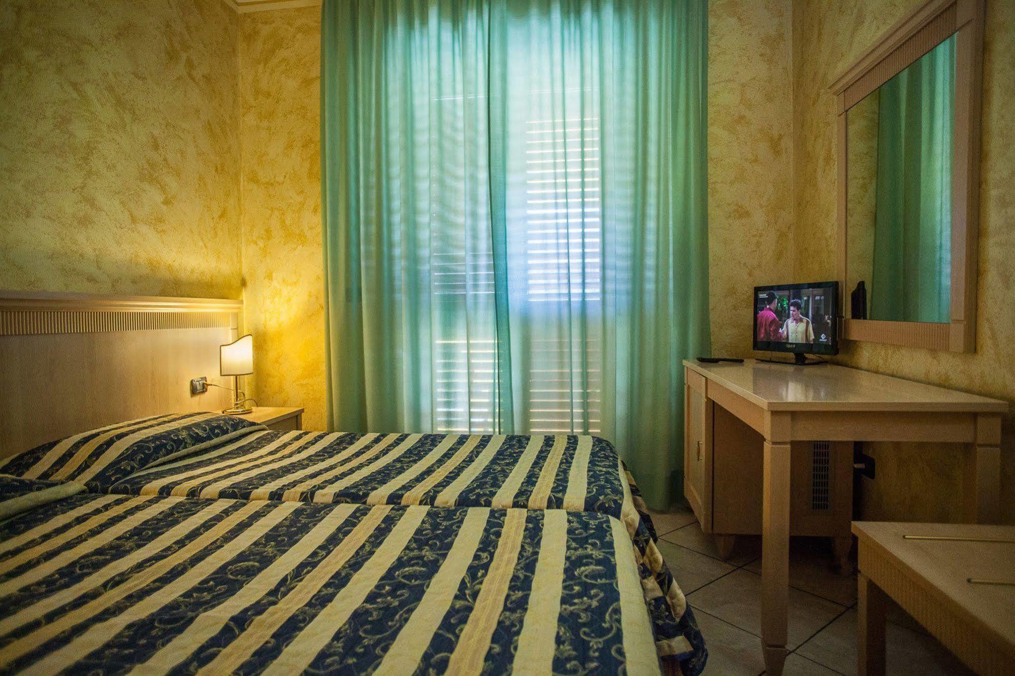 Mannu Hotel Bosa Esterno foto