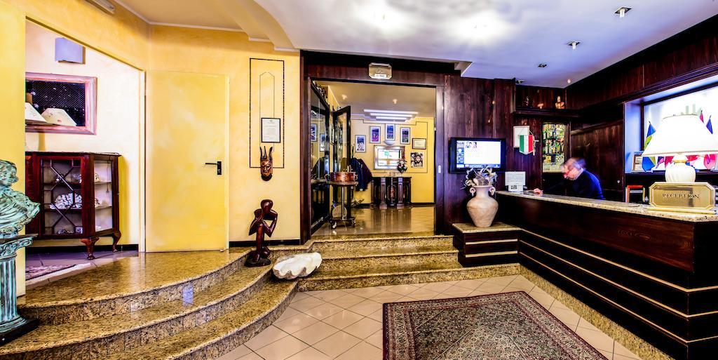 Mannu Hotel Bosa Esterno foto